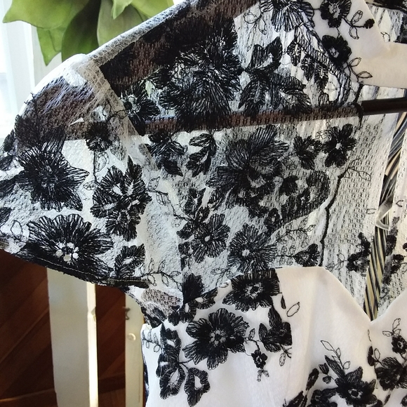 Sold BCBG Generations evening dress - Picture 3 of 7